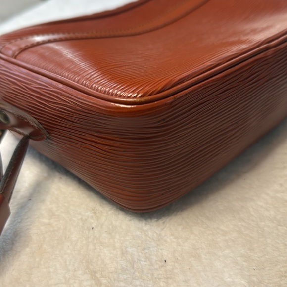 LOUIS VUITTON Epi Trocadero 23 Shoulder Bag Brown M52313 - Picture 9 of 14